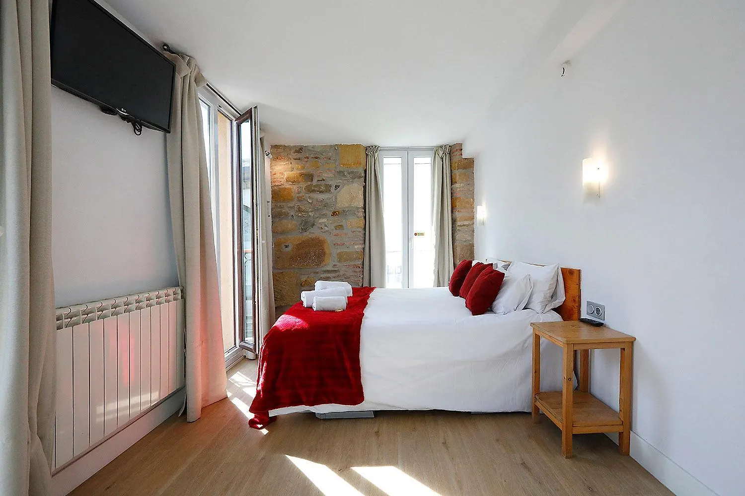 Boulevard Roomss San Sebastian 2*,  Spain