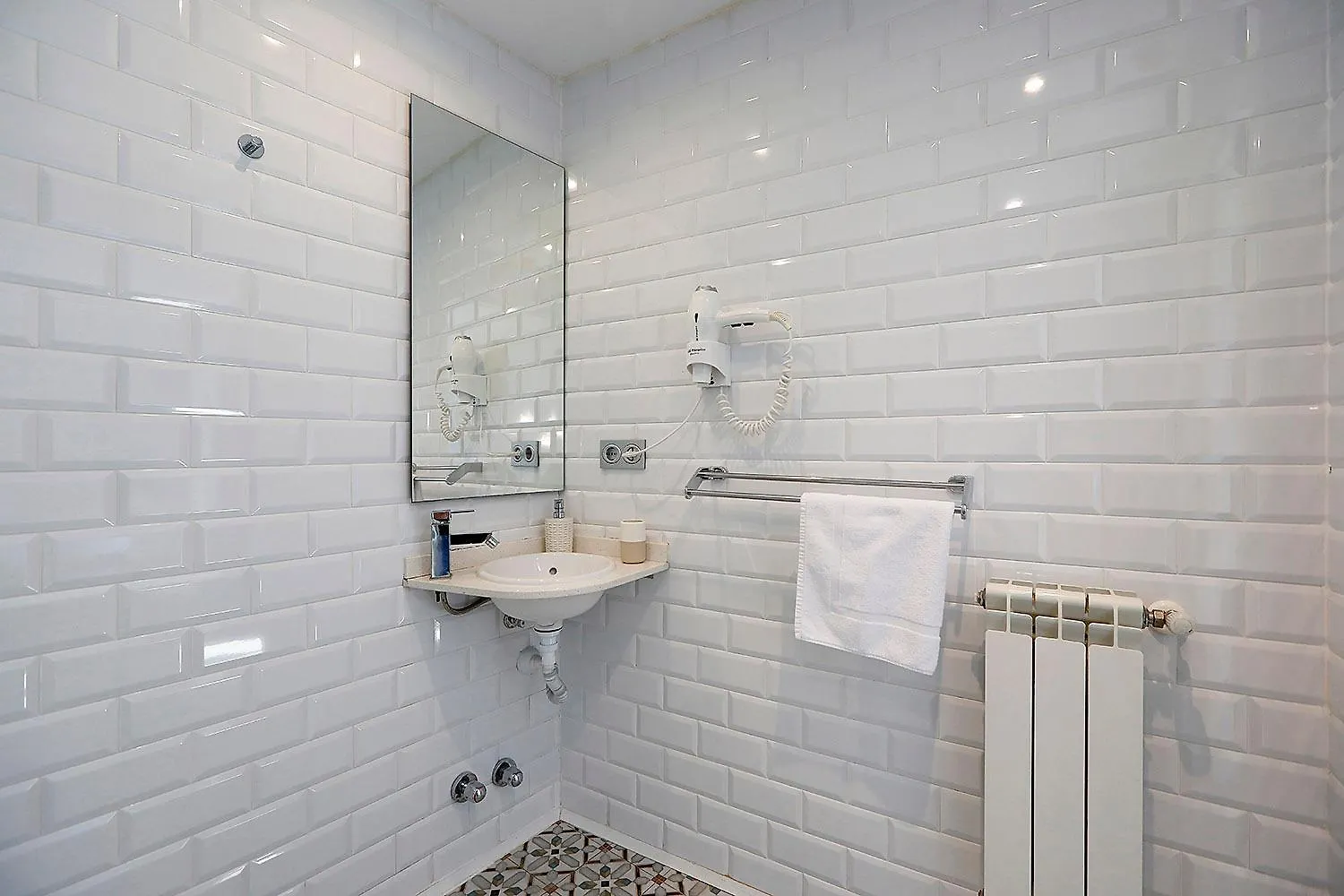 Boulevard Roomss San Sebastian 2*,  Spain